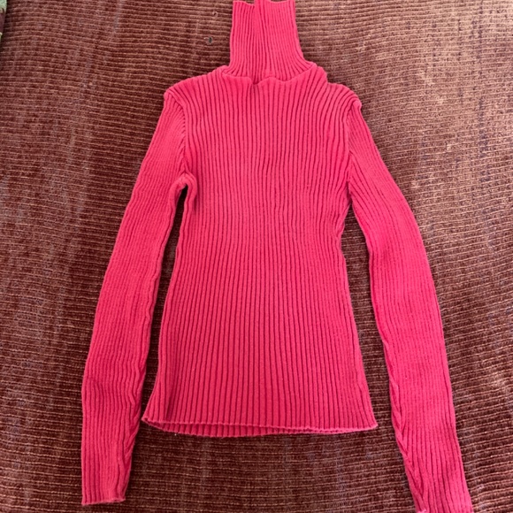 Red Ribbed Turtleneck - Picture 8 of 10
